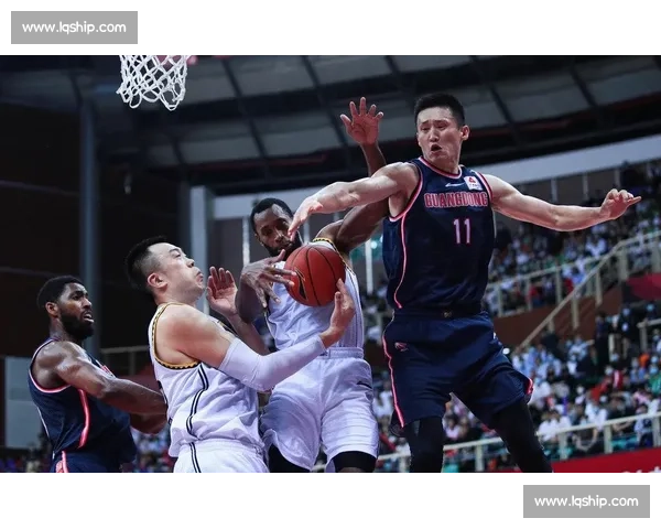 热火鏖战山猫全场回顾精彩对决尽显球队拼搏精神